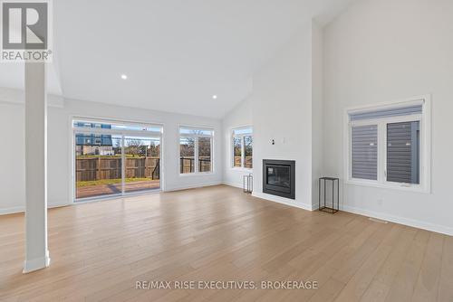 652 Halloway Drive, Kingston (Kingston East (Incl Barret Crt)), ON - Indoor Photo Showing Living Room With Fireplace