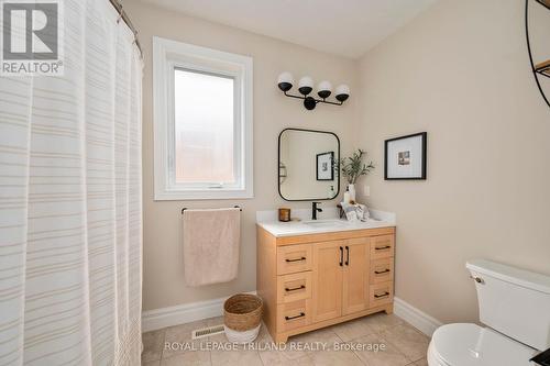 3700 Settlement Trail, London, ON - Indoor Photo Showing Bathroom