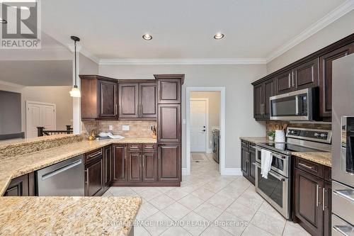 3700 Settlement Trail, London, ON - Indoor Photo Showing Kitchen