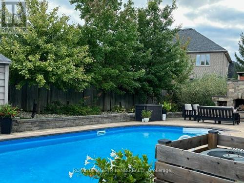 3700 Settlement Trail, London, ON - Outdoor With In Ground Pool With Backyard