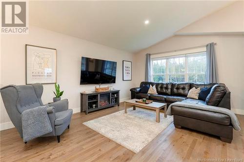 33 Robert Ross Boulevard, Hampton, NB - Indoor Photo Showing Living Room