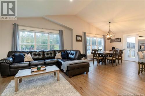 33 Robert Ross Boulevard, Hampton, NB - Indoor Photo Showing Living Room