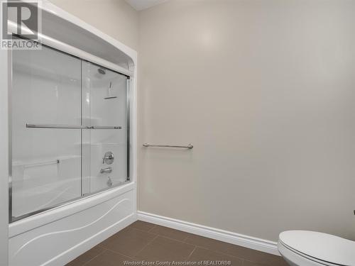 581 Ross Beach Road, Lakeshore, ON - Indoor Photo Showing Bathroom