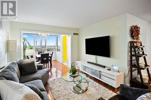 1202 - 100 County Court Boulevard, Brampton (Fletcher'S Creek South), ON - Indoor Photo Showing Living Room