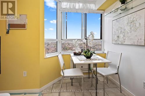 1202 - 100 County Court Boulevard, Brampton (Fletcher'S Creek South), ON - Indoor Photo Showing Dining Room