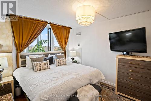 1202 - 100 County Court Boulevard, Brampton (Fletcher'S Creek South), ON - Indoor Photo Showing Bedroom