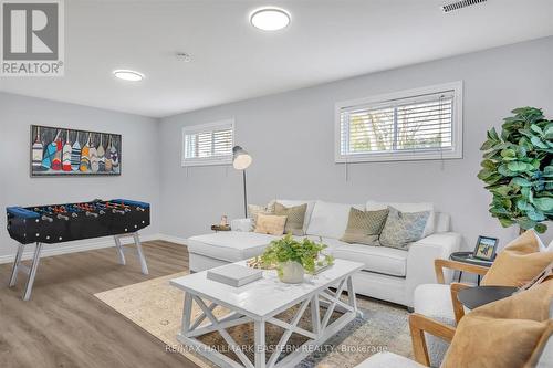 734 Chemong Road, Peterborough (Northcrest), ON - Indoor Photo Showing Living Room