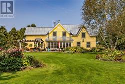 Another angle with a view to the 4 season sunroom - 