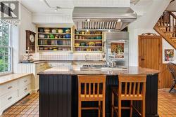 Handy breakfast counter - pantry closet in the back. - 