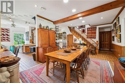 Lots of space for family and friends - 4254 O'Neil Road, Stittsville - Munster - Richmond (8210 - Rideau Twp South To Roger Stevens Drive), ON - Indoor Photo Showing Dining Room