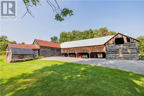 Barns and trails to enjoy - 4254 O'Neil Road, Stittsville - Munster - Richmond (8210 - Rideau Twp South To Roger Stevens Drive), ON - Outdoor