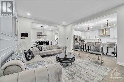 1002 Offley Road, Ottawa, ON - Indoor Photo Showing Living Room