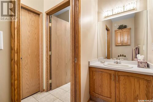 15 315 Bayview Crescent, Saskatoon, SK - Indoor Photo Showing Bathroom