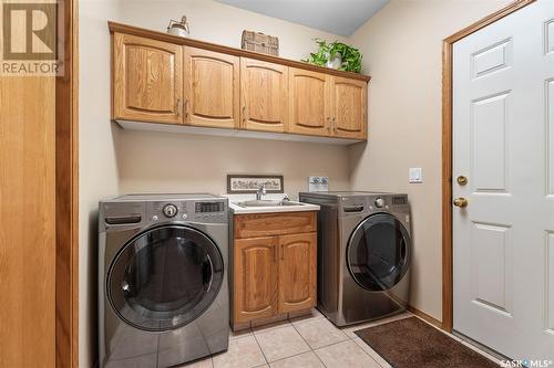 15 315 Bayview Crescent, Saskatoon, SK - Indoor Photo Showing Laundry Room