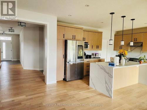 2589 Buroak Drive, London, ON - Indoor Photo Showing Kitchen