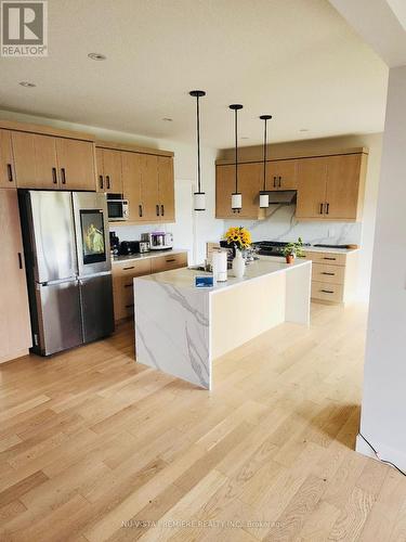 2589 Buroak Drive, London, ON - Indoor Photo Showing Kitchen