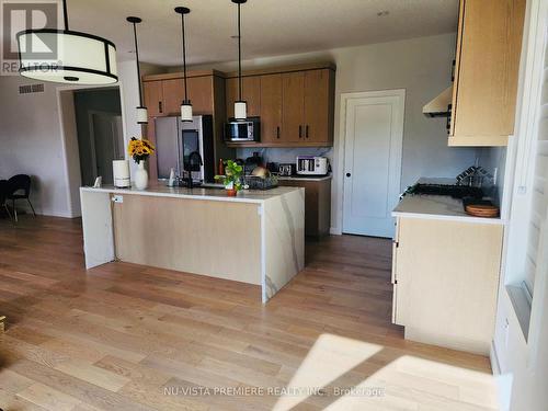 2589 Buroak Drive, London, ON - Indoor Photo Showing Kitchen