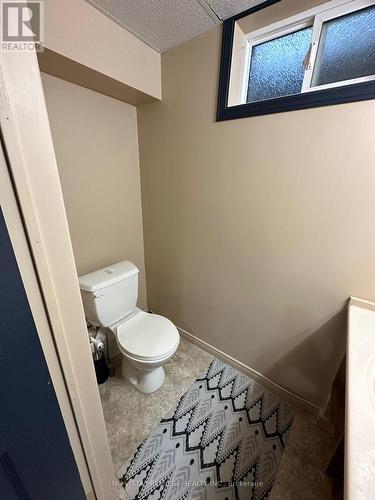 44 Homestead Crescent, London, ON - Indoor Photo Showing Bathroom