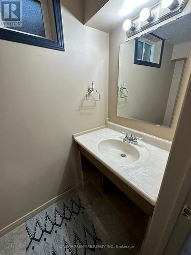 44 Homestead Crescent, London, ON - Indoor Photo Showing Bathroom