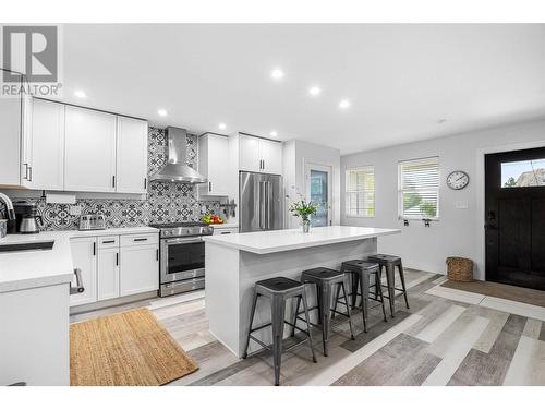 1119 Pine Street, Kamloops, BC - Indoor Photo Showing Kitchen With Upgraded Kitchen