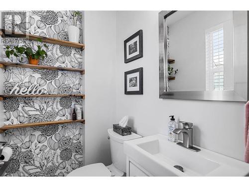 1119 Pine Street, Kamloops, BC - Indoor Photo Showing Bathroom