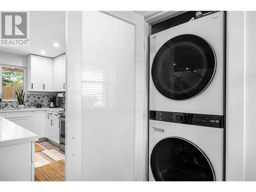 1119 Pine Street, Kamloops, BC - Indoor Photo Showing Laundry Room