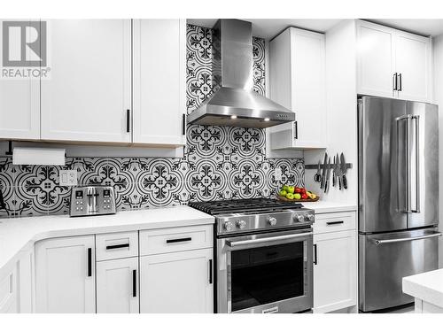 1119 Pine Street, Kamloops, BC - Indoor Photo Showing Kitchen With Upgraded Kitchen