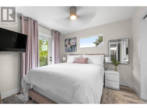 1119 Pine Street, Kamloops, BC - Indoor Photo Showing Bedroom