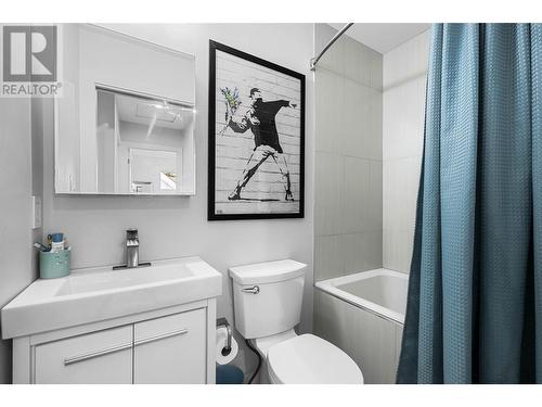 1119 Pine Street, Kamloops, BC - Indoor Photo Showing Bathroom