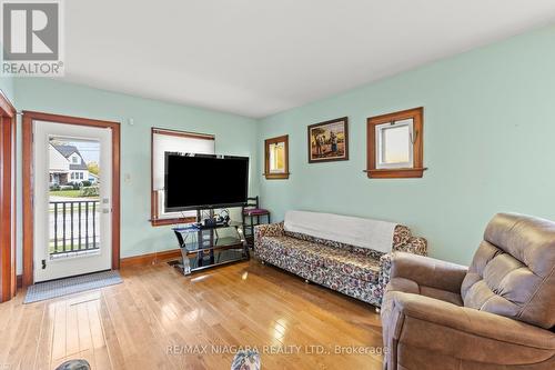 259 Niagara Street, St. Catharines, ON - Indoor Photo Showing Living Room