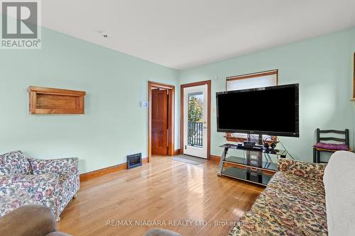 259 Niagara Street, St. Catharines, ON - Indoor Photo Showing Living Room