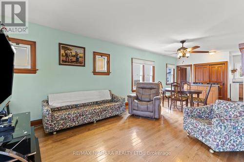 259 Niagara Street, St. Catharines, ON - Indoor Photo Showing Living Room