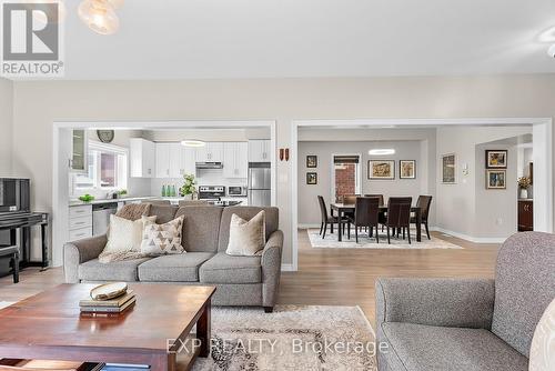 346 Concession 3 Road, Niagara-On-The-Lake, ON - Indoor Photo Showing Living Room