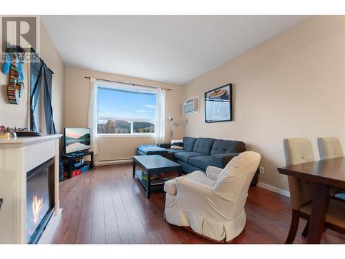 778 Rutland Road Unit# 406, Kelowna, BC - Indoor Photo Showing Living Room With Fireplace