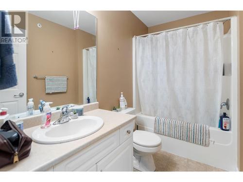 778 Rutland Road Unit# 406, Kelowna, BC - Indoor Photo Showing Bathroom