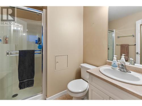 778 Rutland Road Unit# 406, Kelowna, BC - Indoor Photo Showing Bathroom