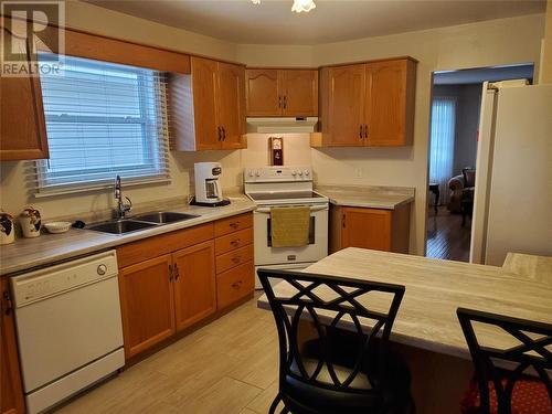 5700 Blackwell Sideroad Unit# 78, Sarnia, ON - Indoor Photo Showing Kitchen With Double Sink