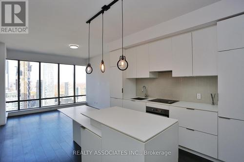 4309 - 5 St Joseph Street, Toronto, ON - Indoor Photo Showing Kitchen