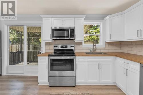 1727 Westminster Boulevard, Windsor, ON - Indoor Photo Showing Kitchen