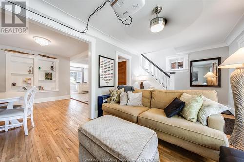 1362 Hall Avenue, Windsor, ON - Indoor Photo Showing Living Room