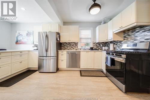 1362 Hall Avenue, Windsor, ON - Indoor Photo Showing Kitchen With Upgraded Kitchen