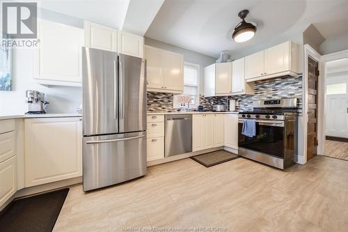 1362 Hall Avenue, Windsor, ON - Indoor Photo Showing Kitchen With Upgraded Kitchen