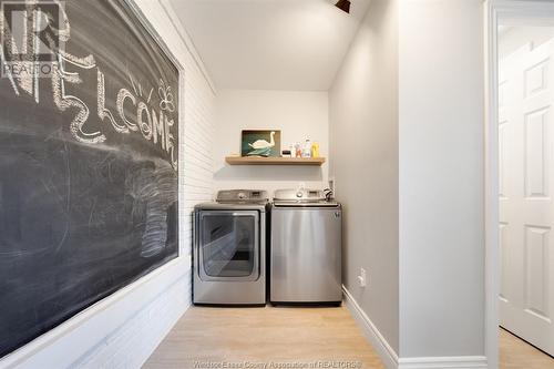 1362 Hall Avenue, Windsor, ON - Indoor Photo Showing Laundry Room