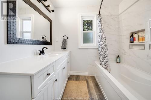 1362 Hall Avenue, Windsor, ON - Indoor Photo Showing Bathroom