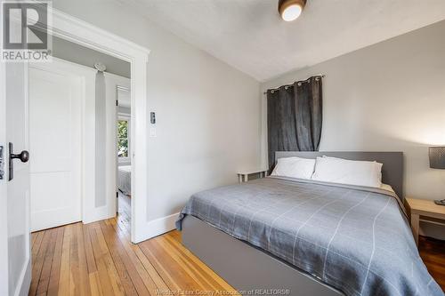 1362 Hall Avenue, Windsor, ON - Indoor Photo Showing Bedroom