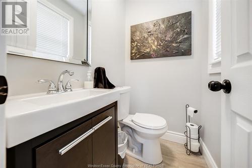 1362 Hall Avenue, Windsor, ON - Indoor Photo Showing Bathroom