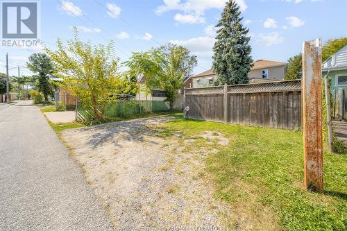 1362 Hall Avenue, Windsor, ON - Outdoor