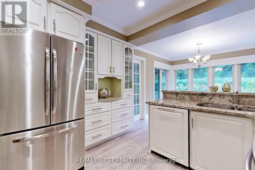 499 Reynolds Street, Whitby, ON - Indoor Photo Showing Kitchen With Double Sink