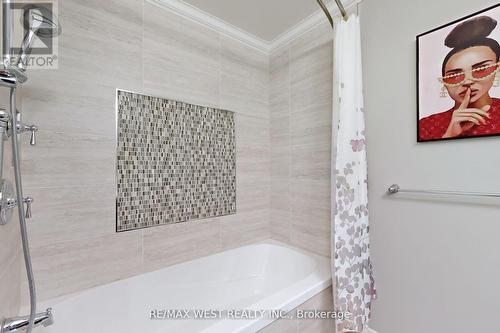 499 Reynolds Street, Whitby, ON - Indoor Photo Showing Bathroom