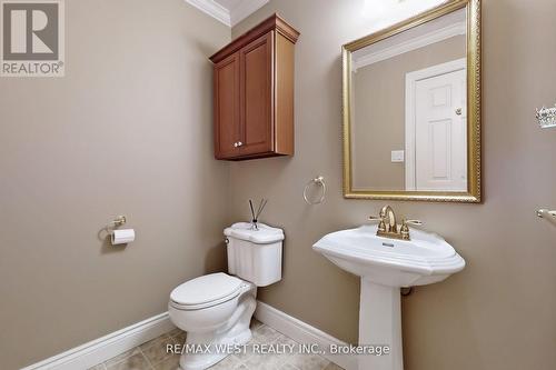 499 Reynolds Street, Whitby, ON - Indoor Photo Showing Bathroom